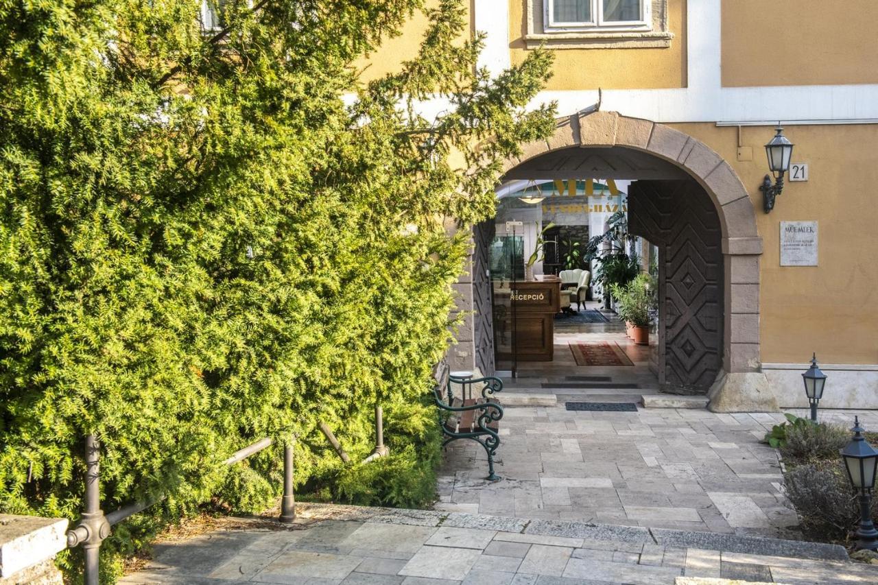 Academy Pension Budapeste Exterior foto